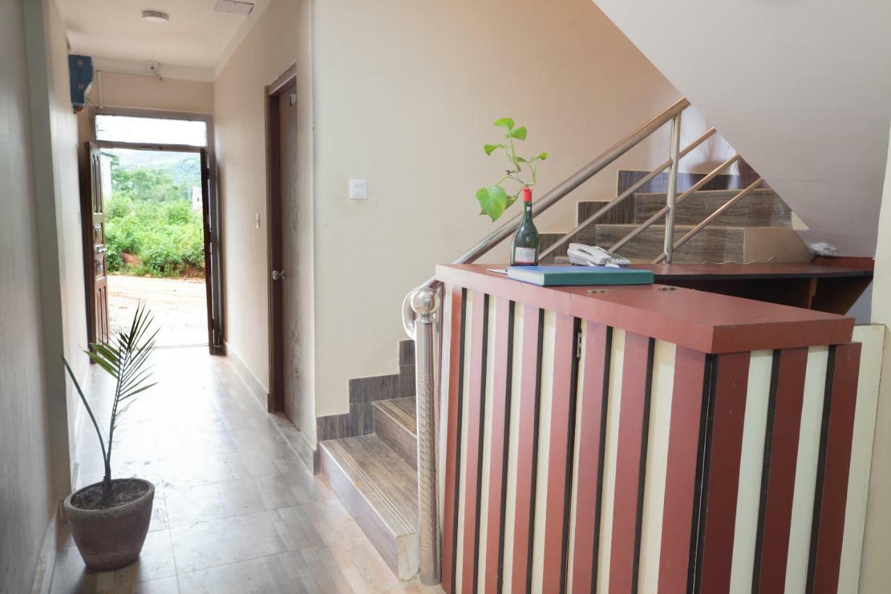 Oyo 281 Twins Kitchen Hotel ดูลิเคล ภายนอก รูปภาพ