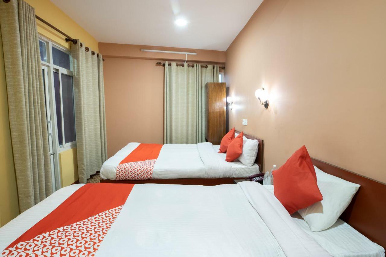 Oyo 281 Twins Kitchen Hotel ดูลิเคล ภายนอก รูปภาพ