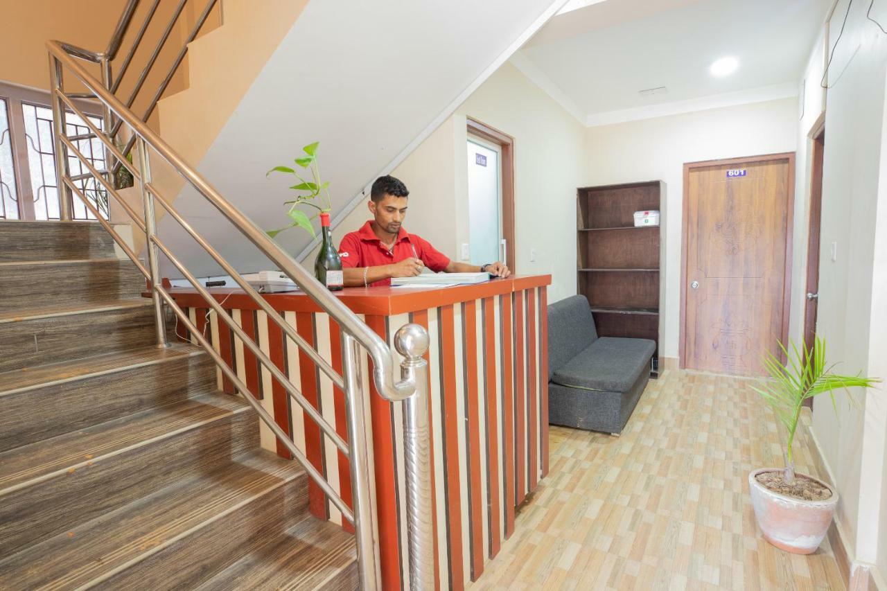 Oyo 281 Twins Kitchen Hotel ดูลิเคล ภายนอก รูปภาพ