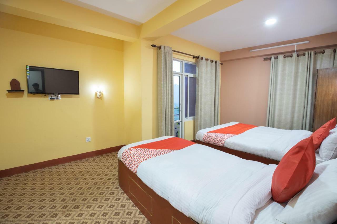 Oyo 281 Twins Kitchen Hotel ดูลิเคล ภายนอก รูปภาพ